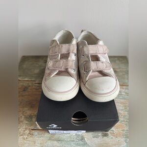 Converse Toddler (Size 9)